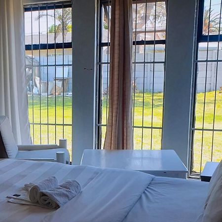 Sweet Home39 Guest House Summerstrand Port Elizabeth Buitenkant foto