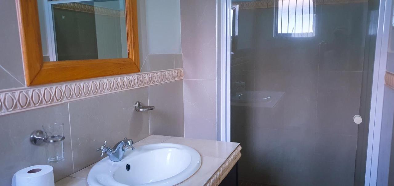 Sweet Home39 Guest House Summerstrand Port Elizabeth Buitenkant foto